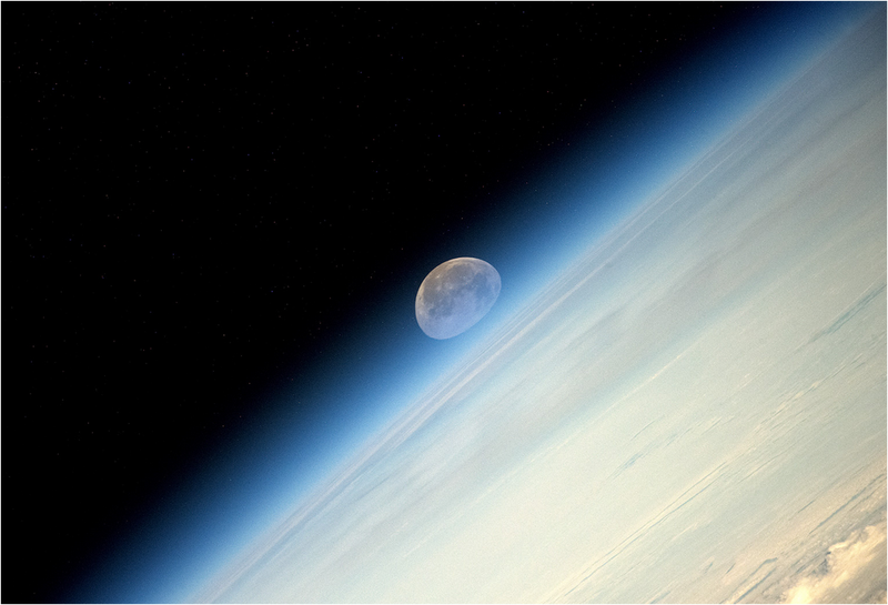 Illustration for article titled Las mejores fotos de la superluna de ayer